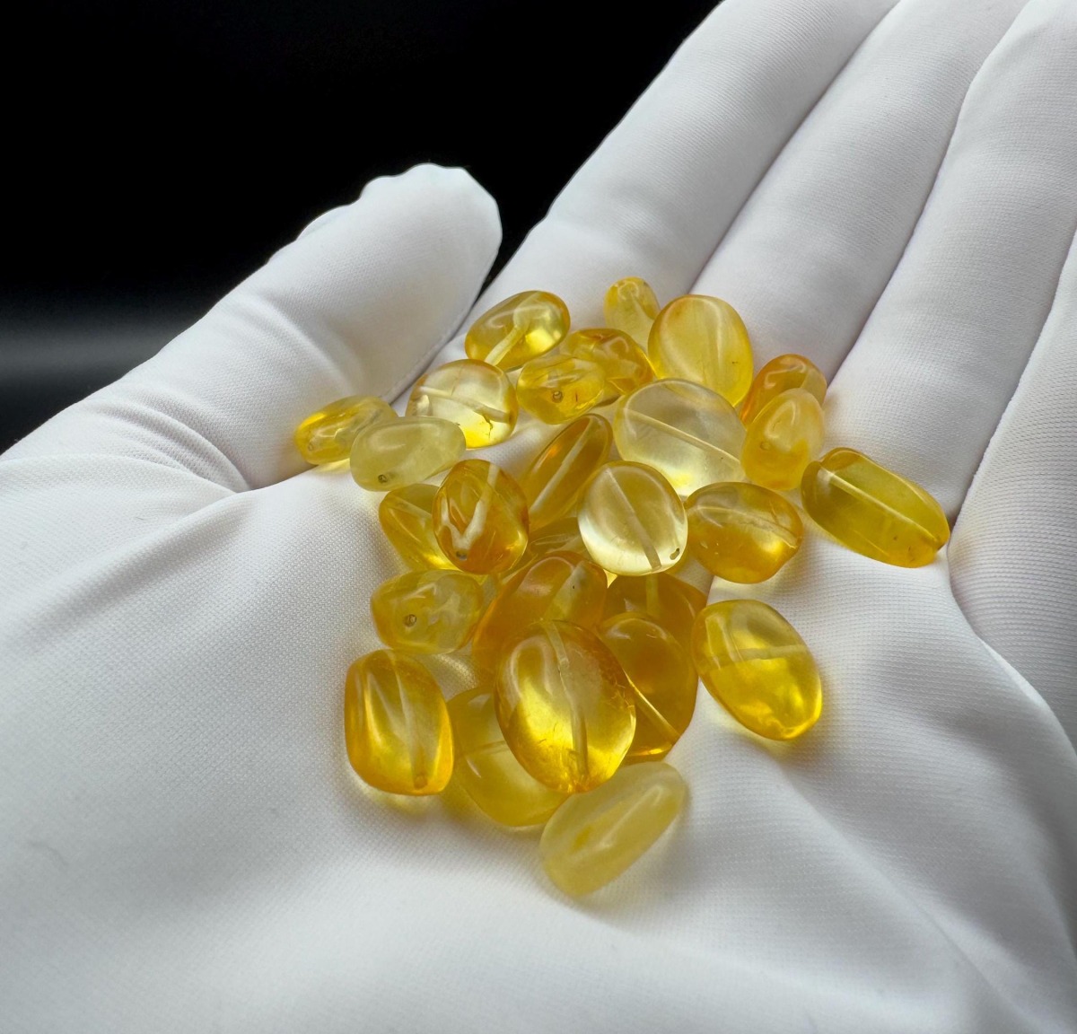 il_fullxfull.6656040884_2lu8.jpg Polished Yellow Baltic Amber Beads, 12mm Oval
