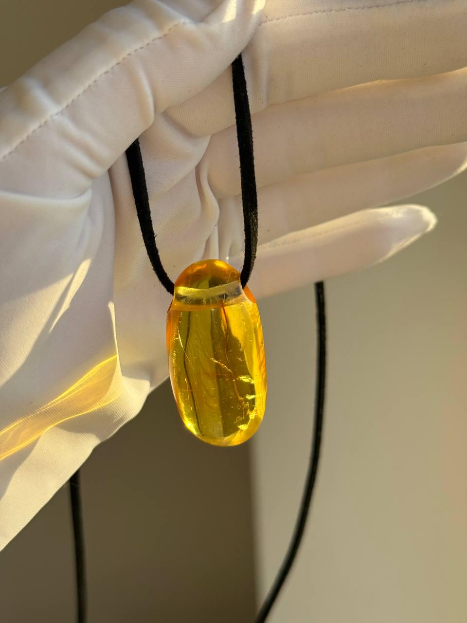 Golden Yellow Baltic Amber Pendant, 39mm, 9g