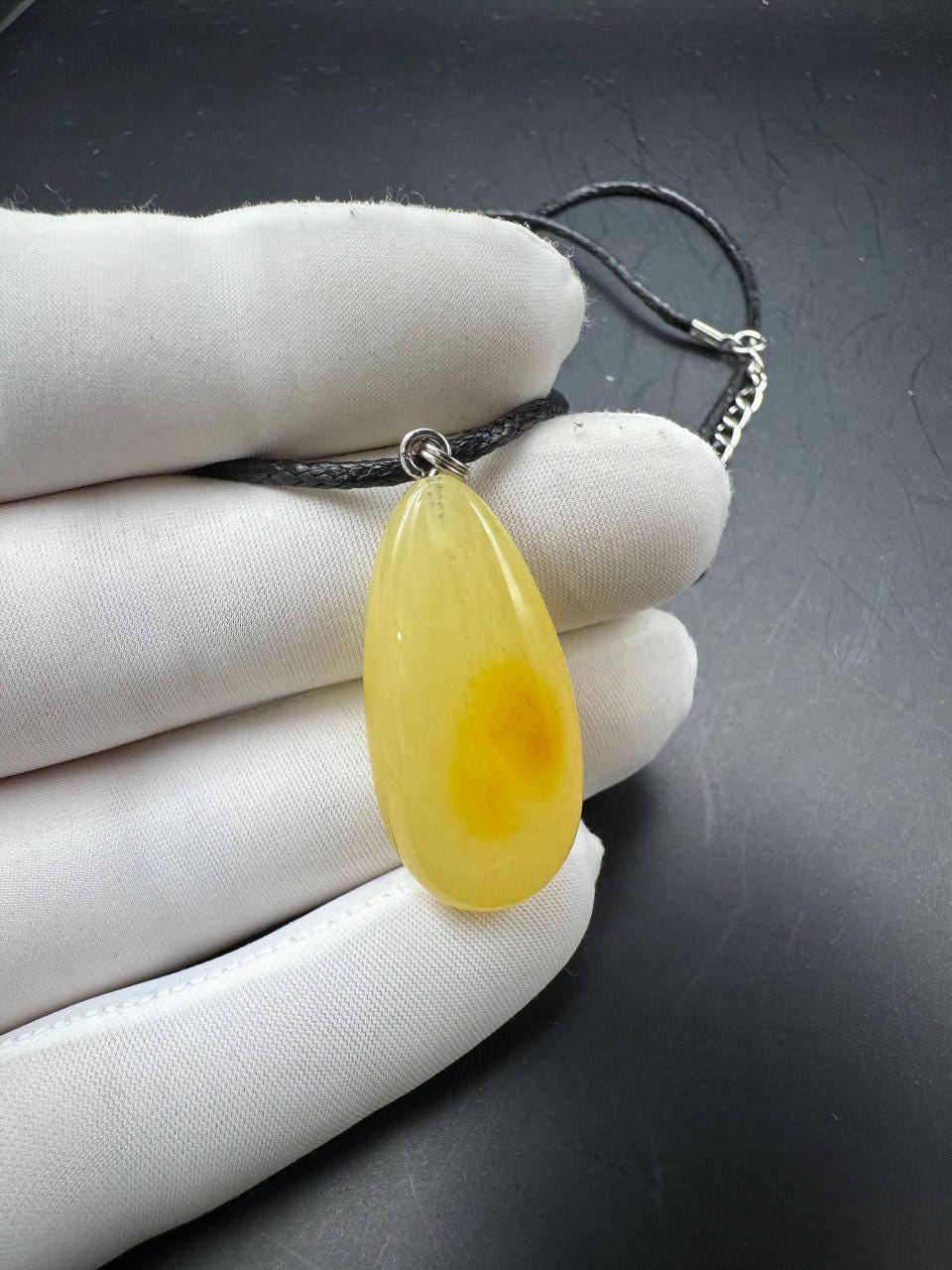 il_fullxfull.7469332382_f1ru.jpg Hand-Polished Golden Baltic Amber Pendant, 35mm, 5.2g