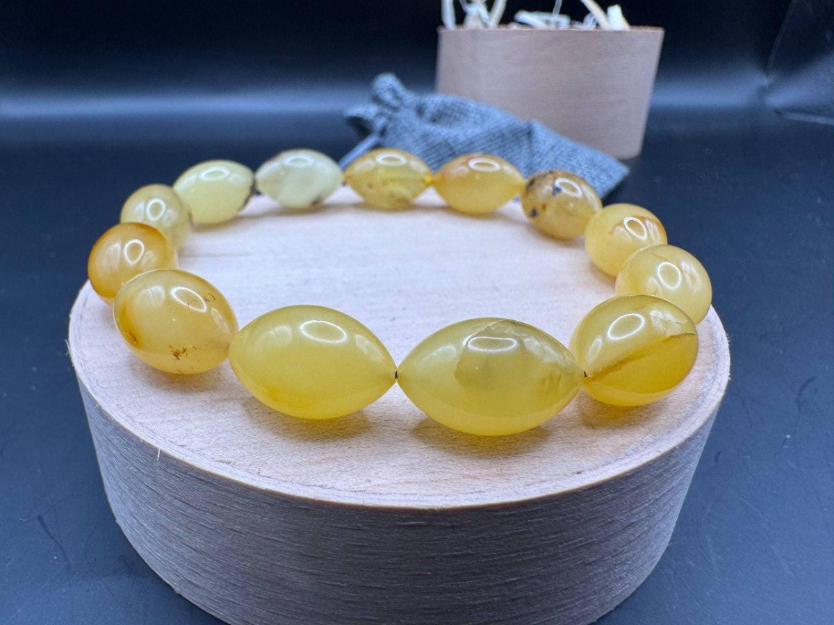 il_fullxfull.7477615797_lech.jpg Milky Yellow Oval Bead Bracelet, Amber-Look Gemstone, 10.3g