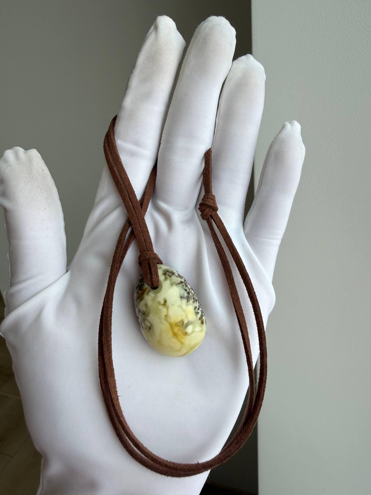 Creamy Butterscotch Baltic Amber Pendant, 34mm, 7g